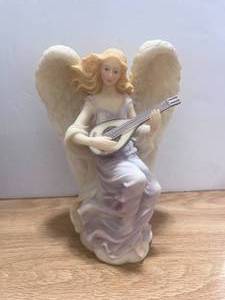 lot 68 image: 1990s Resin Angel