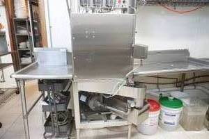 Commercial Dishwasher Unit & Stainless Steel Entrance and Exit Countertop