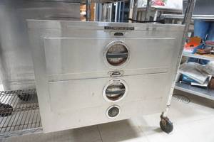 lot 12 image: Commercial 2-Drawer Toastmaster Food Warmer Holding Cabinet
