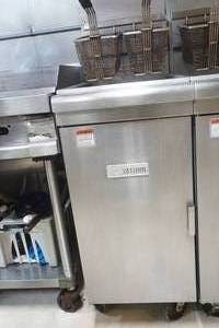 lot 18 image: Saturn Commercial Gas Deep Fryer 2 Basket (each 2 basket sold separately)