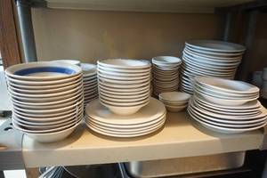 lot 29 image: Commercial Ceramic Dishes
