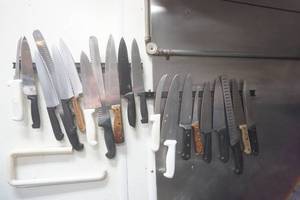 lot 31 image: Commercial Kitchen & Chefs Knives Lot