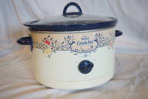 lot 56 image: Rival Crock Pot