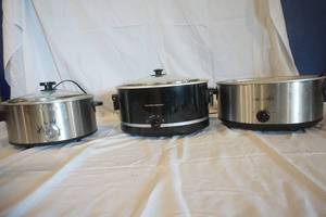 lot 61 image: Crock Pot Lot (missing inserts)