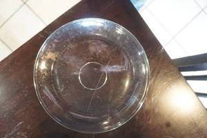 lot 87 image: Glass Salad Bar Plates 8 diameter