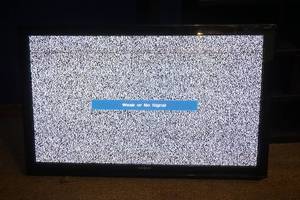 lot 118 image: Insignia 42 Flat Screen TV