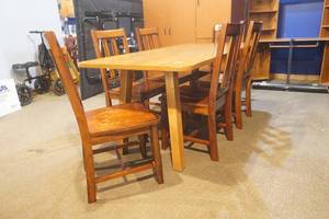 lot 125 image: Wooden Dining Room Table and 6 Chairs