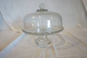 lot 129 image: Glass Cake Pedestal Tray & Domed Lid