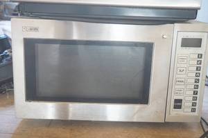 lot 187 image: Commercial Microwave. Saturn Brand