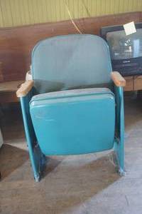 lot 190 image: Vintage Movie Theatre Chair