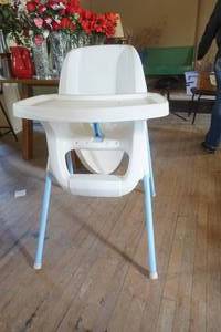 lot 195 image: Cosco High Chair
