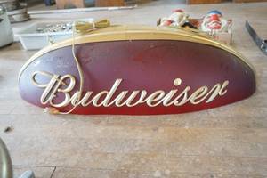 lot 220 image: Vintage Budweiser Pool Table Light