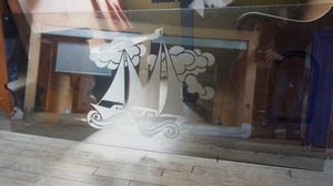 lot 237 image: Etched Smoked Glass Sailboat Theme 68.5 by 28