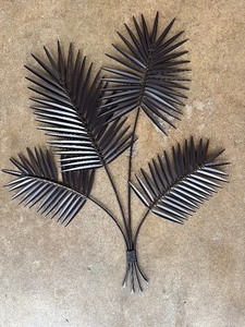 lot 11 image: Metal Leaf Wall Decor