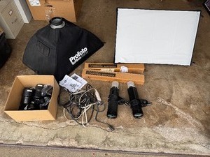 lot 13 image: Lot of (2) Profoto Softbox 2x3 RF Lights  Accessories