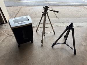 lot 14 image: Tripods & Paper Shredder
