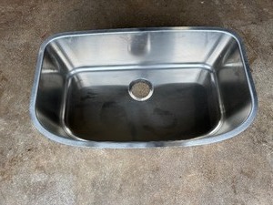lot 17 image: Metal Sink