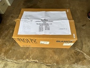 lot 19 image: Blanko Diamond Silgranit 1 & 34 Bowl Metallic Gray Kitchen Sink