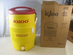 lot 7 image: (EW3) Igloo 400 Series Industrial 5...