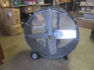 lot 9 image: (FS) Strongway 36 Belt-Drive 2-Spe...