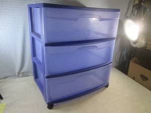 lot 28 image: (EW6) Sterilite 3-Drawer Organize o...