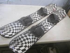 lot 34 image: (F-3) 2 GLX Sports Snowboards 41 1...