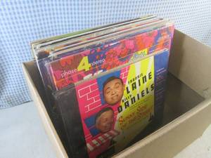 lot 40 image: (A-2) Assorted Vintage Record...
