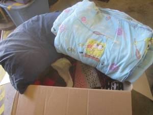 lot 41 image: (EW3) Big Box Full of Assorted Blan...