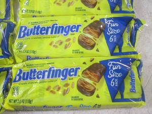 lot 74 image: (B-2) 8 - 6-Pack Fun Size Butterfin...
