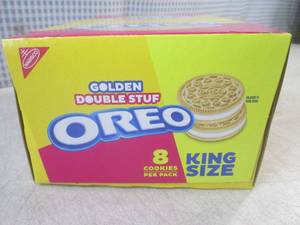 lot 99 image: (B-3) Box of 10 King Size Golden Do...