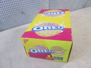 lot 101 image: (B-3) Box of 10 King Size Golden Do...