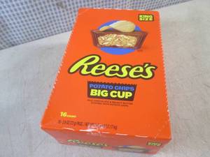 lot 133 image: (B-1) 16 King Size Reeses Potato C...