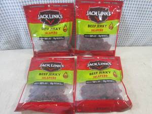 lot 144 image: (B-2) 4 Bags of Jack Links Beef Jer...
