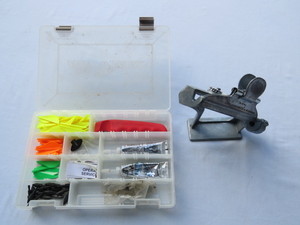 lot 68 image: Bitzenburger Fletching Tool with Accessory Kit
