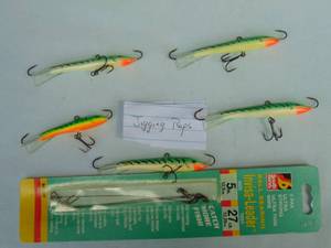 lot 101 image: Mixed Lot of 5 - Rapala Jigging Raps and 3 Pack Leaders