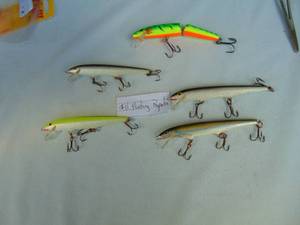 lot 104 image: Mixed Lot of 5 - #1 Rapala floating Raps