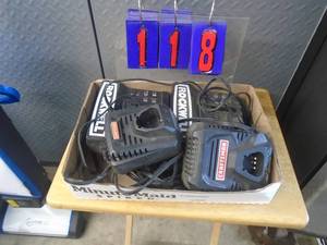 lot 118 image: Flat of battery charges. As shown. Untested.