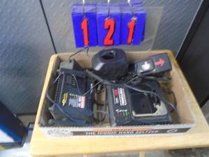 lot 121 image: Flat of battery charges. As shown. Untested.