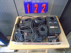 lot 122 image: Flat of battery charges. As shown. Untested.