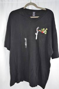 lot 5 image: Warner Bros Studio Store Looney Tunes XL Black T-Shirt