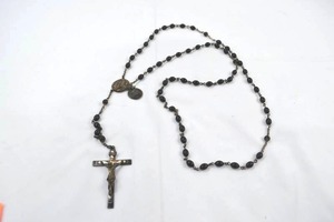 lot 6 image: Vintage Sterling Rosary with Black Beads and Religious Medals