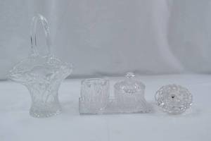 lot 19 image: Crystal Home Decor Lot with Orrefors Sweden Piece
