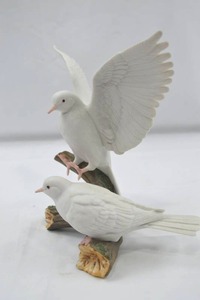 lot 27 image: White Dove Porcelain Figurine Pair on Branch