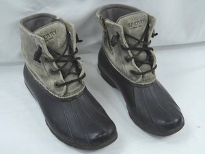 lot 32 image: Sperry Duck Boots Size 7
