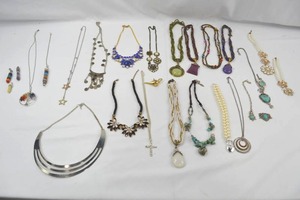 lot 34 image: Large Mixed Costume Necklace and Earring Jewelry Lot