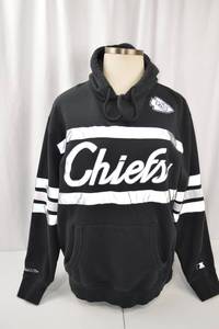 lot 70 image: Mitchell & Ness Chiefs Throwbacks Hoodie 2XL Black