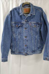 lot 94 image: Levis Strauss Denim Trucker Jacket Size M