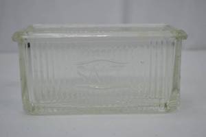 lot 117 image: Vintage Ribbed Clear Glass Salt Box
