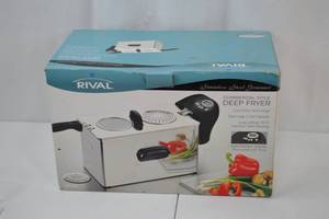 lot 119 image: Rival Commercial Style Stainless Steel Deep Fryer - 3L, Digital Controls