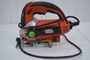 lot 145 image: Black and Decker JS660 Corded Jigsaw, 5A, Accu-Bevel, Smart Select